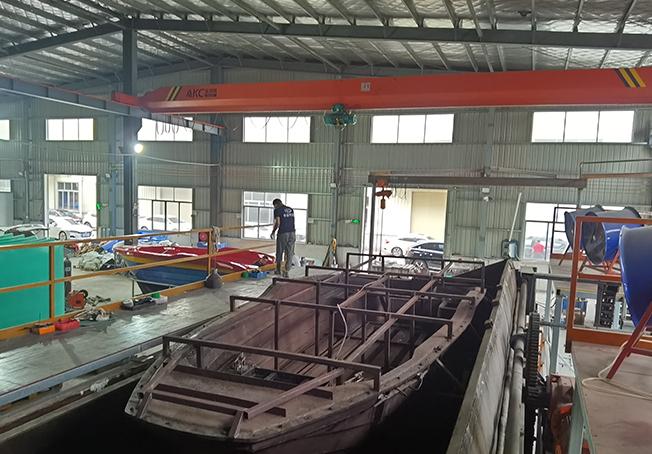 Boat workshop equipment